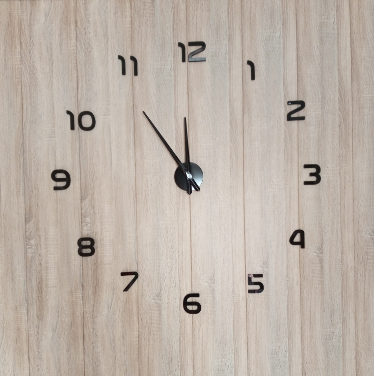 Фотография покупателя товара Часы-наклейка, серия: DIY, "Элегант", дискретный ход, d-120 см, 1 АА, черные - Фото 2