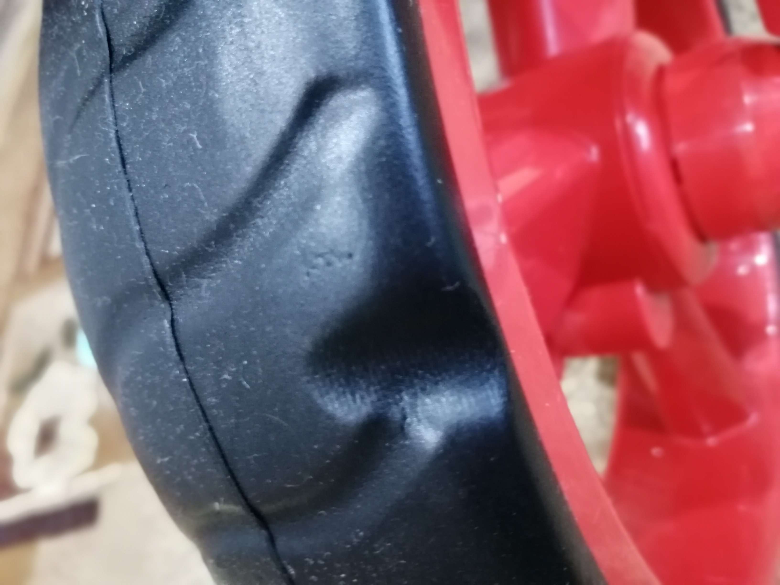Фотография покупателя товара Велосипед трёхколёсный Micio Сity 2018, колёса EVA 12"/10"", цвет бирюзовый/красный