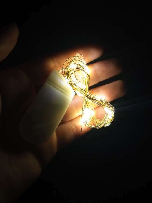 Фотография покупателя товара Гирлянда «Нить» 2 м роса, IP20, серебристая нить, 20 LED, свечение тёплое белое, CR2032х2