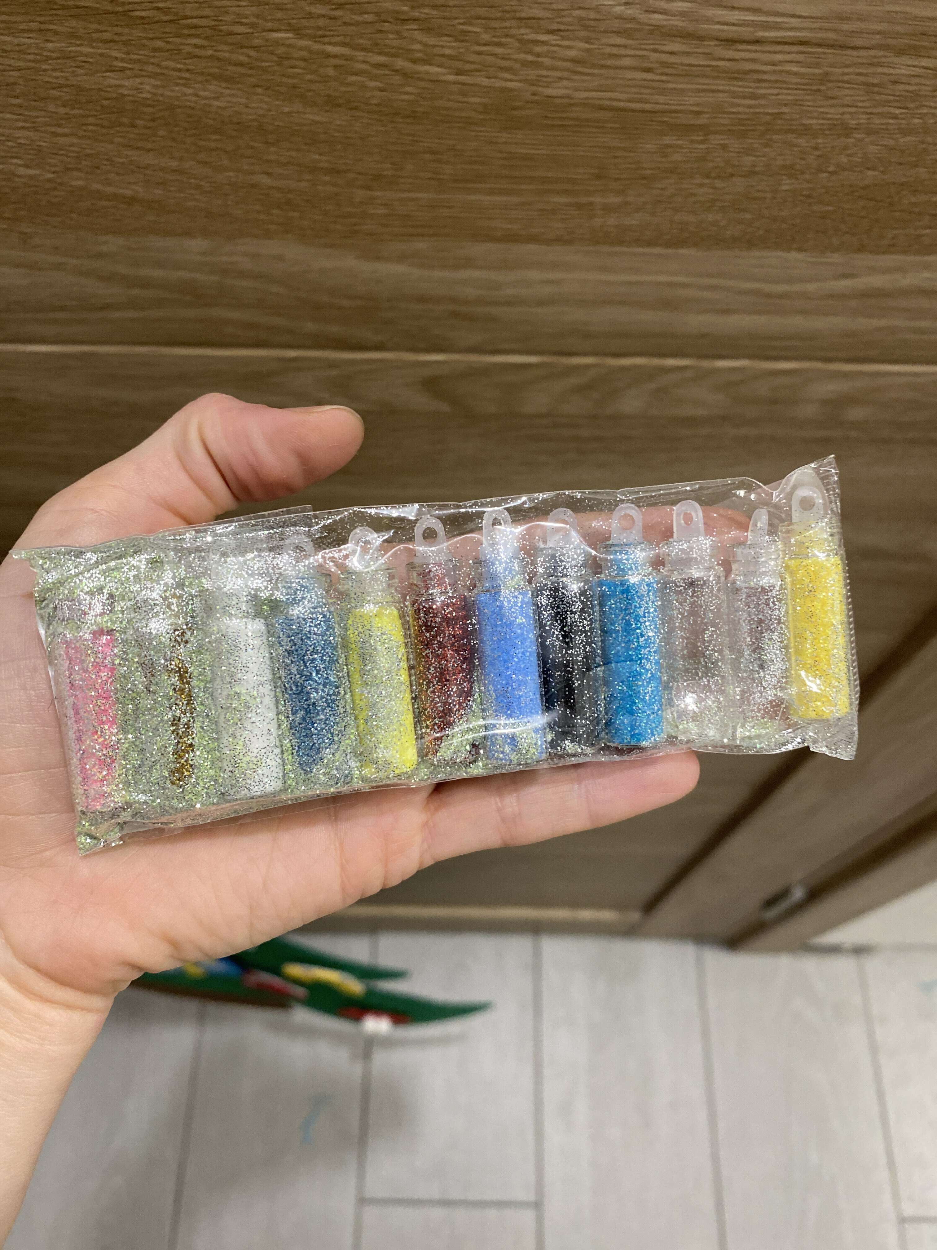 Фотография покупателя товара Блёстки для декора, мелкие, набор 12 бутылочек, разноцветные