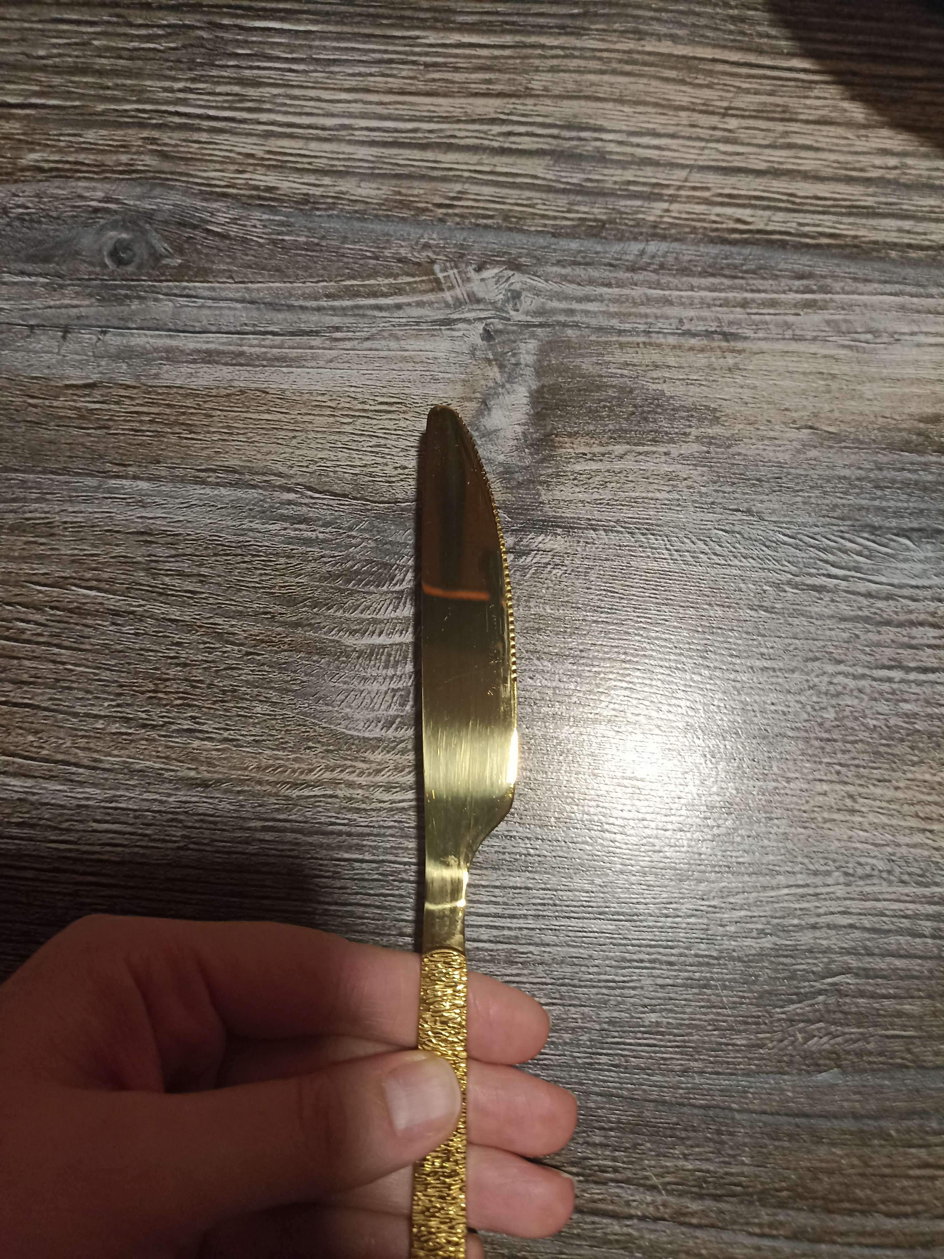 Фотография покупателя товара Нож столовый из нержавеющей стали Magistro «Олин GOLD», длина 22,5 см, на подвесе, цвет золотой - Фото 3