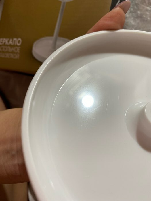 Фотография покупателя товара Зеркало Luazon KZ-04, подсветка, настольное, 19.5 × 13 × 29.5 см, 4хААА, сенсорная кнопка