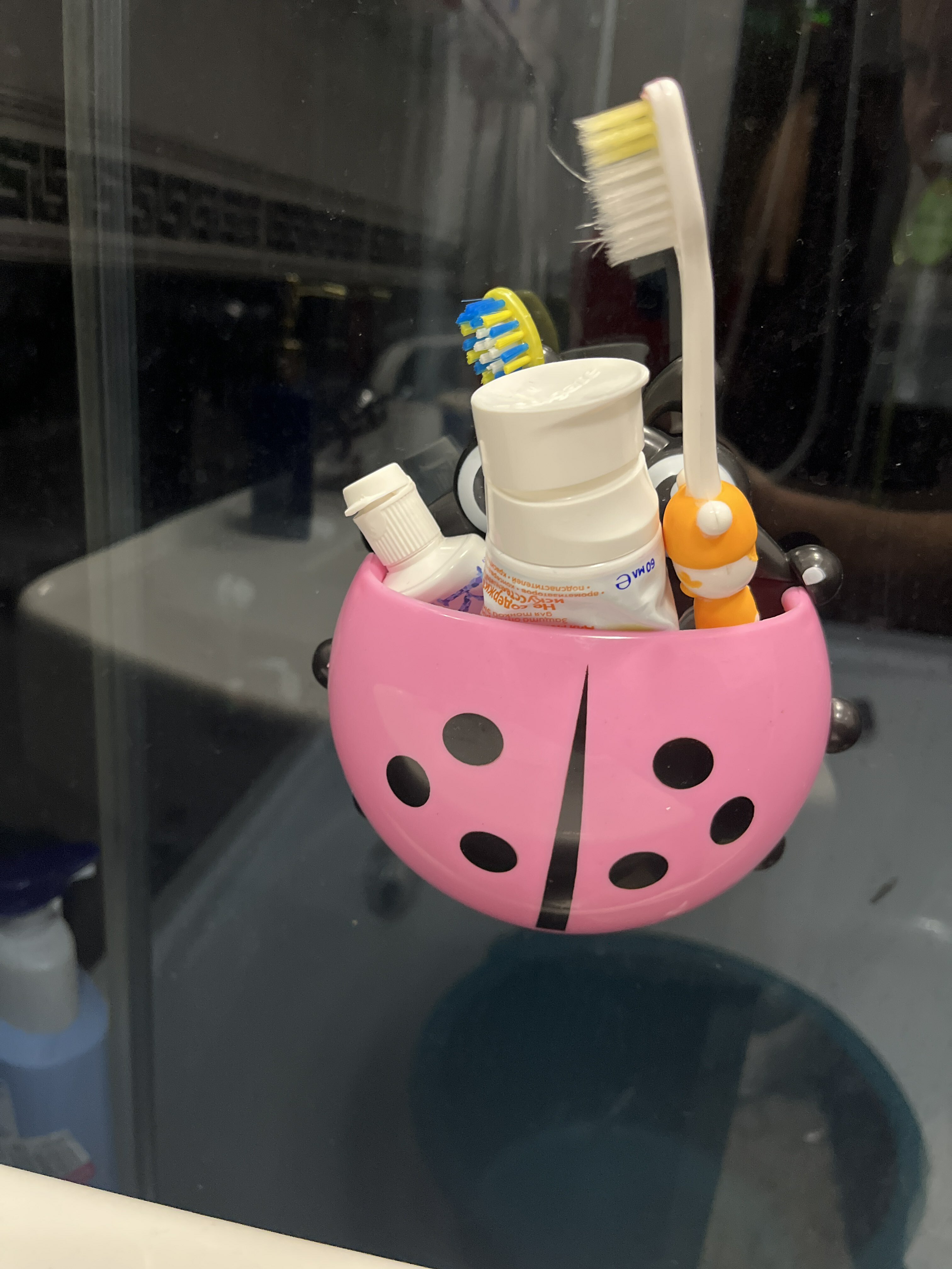 Фотография покупателя товара Держатель для зубных щёток на присоске «Божья коровка», цвет голубой - Фото 2