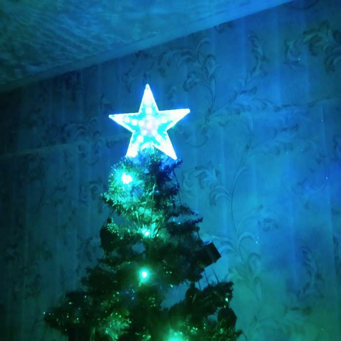 Фотография покупателя товара Светодиодная верхушка на ёлку «Звезда белая» 18 см, 20 LED, провод 2 метра, 220 В, свечение мульти - Фото 2