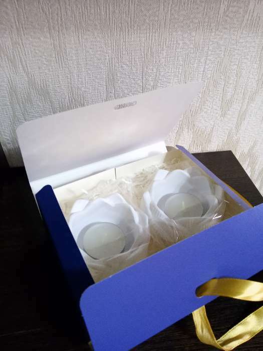 Фотография покупателя товара Складная коробка подарочная «С новым годом», тиснение, синий, 16.5 × 12.5 × 5 см - Фото 2