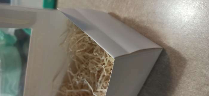 Фотография покупателя товара Коробка складная с окном под рулет, белая, 26 х 10 х 8 см - Фото 3