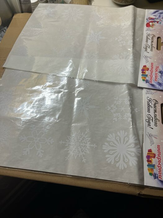 Фотография покупателя товара Набор наклеек новогодних "Снежинки" белые, 29,2 х 38,1 см - Фото 3