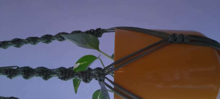 Фотография покупателя товара Кашпо «Дельта» с вкладкой, пластиковый, 3,2 л, цвет медовый - Фото 2