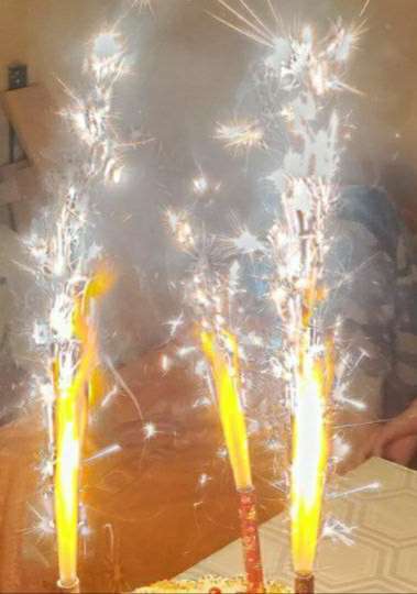 Фотография покупателя товара Свечи фонтаны для торта "С Новым Годом!", 12,5 см, 30 сек, 3 шт - Фото 4