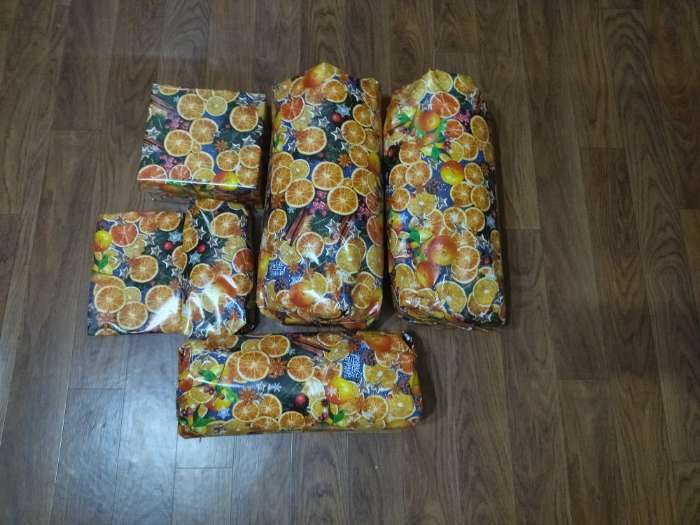 Фотография покупателя товара Бумага упаковочная глянцевая «Пряные мандарины», 70 × 100 см - Фото 3