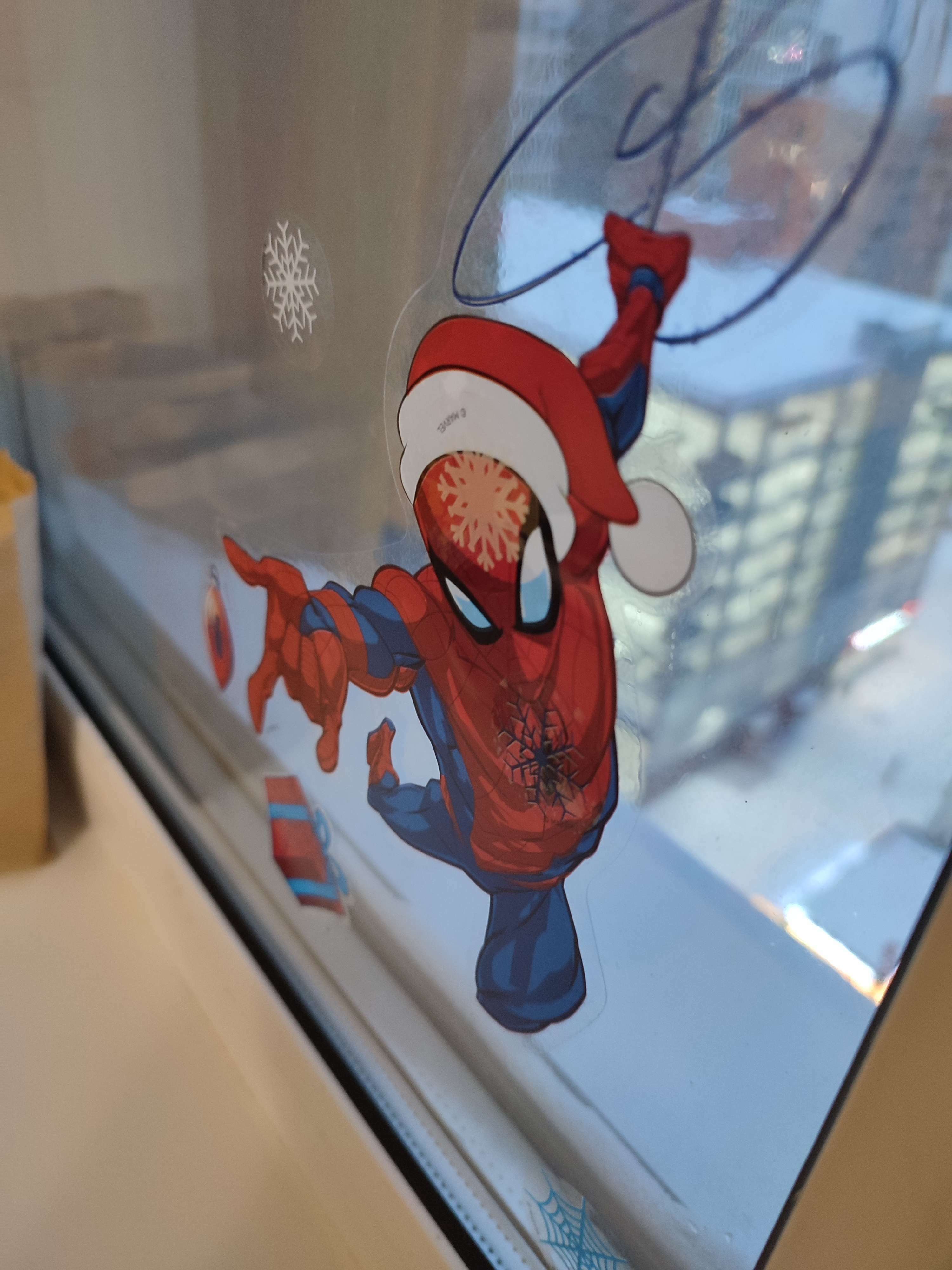 Фотография покупателя товара Наклейка на окно "Счастливого нового года!", Человек-паук - Фото 1