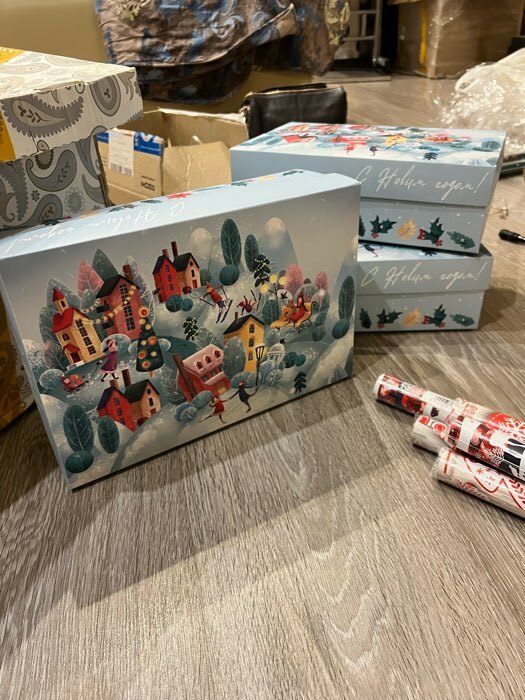 Фотография покупателя товара Коробка подарочная новогодняя складная «Город новогодний», 30 х 20 х 9 см, Новый год - Фото 3