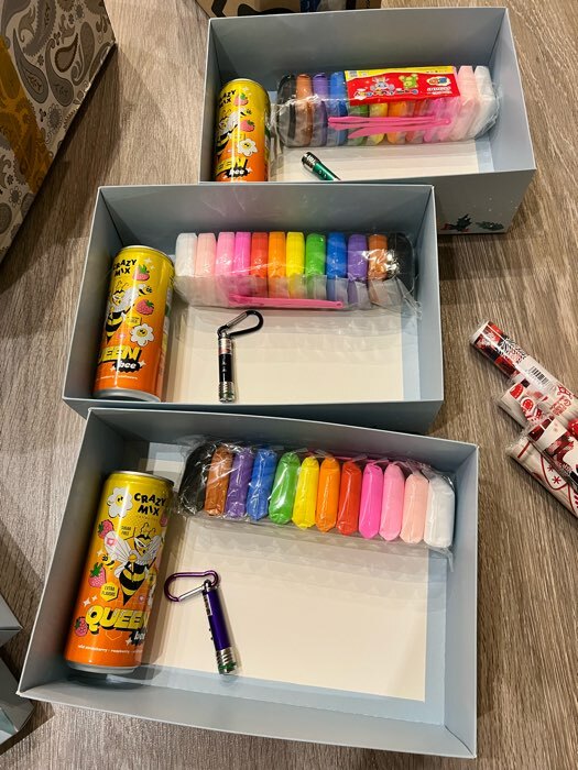 Фотография покупателя товара Коробка подарочная новогодняя складная «Город новогодний», 30 х 20 х 9 см, Новый год - Фото 2