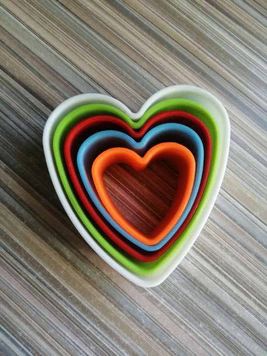 Фотография покупателя товара Набор форм для печенья Доляна «Сердце», 5 предметов, 10×9×3,5 см, цвет МИКС - Фото 3