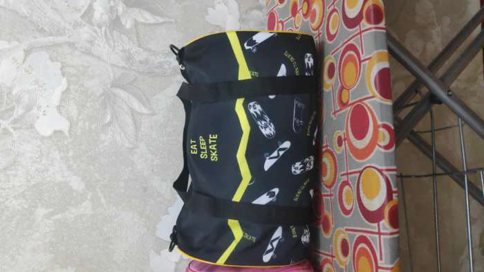 Фотография покупателя товара Сумка спортивная на молнии, длинный ремень, цвет чёрный/жёлтый - Фото 1