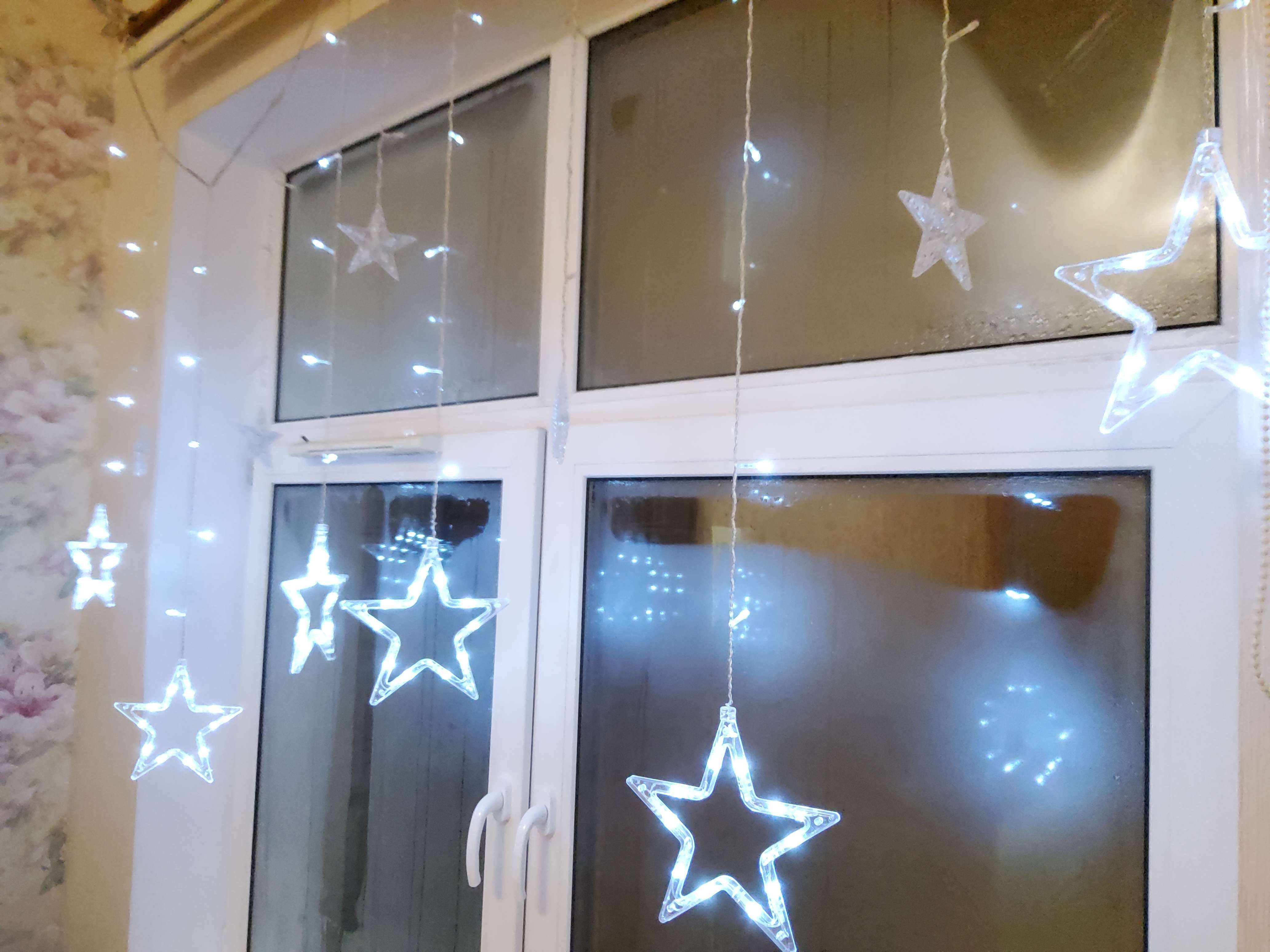 Фотография покупателя товара Гирлянда «Бахрома» 2.4 × 0.9 м с насадками «Звёзды», IP20, прозрачная нить, 138 LED, свечение белое, 8 режимов, 220 В - Фото 80