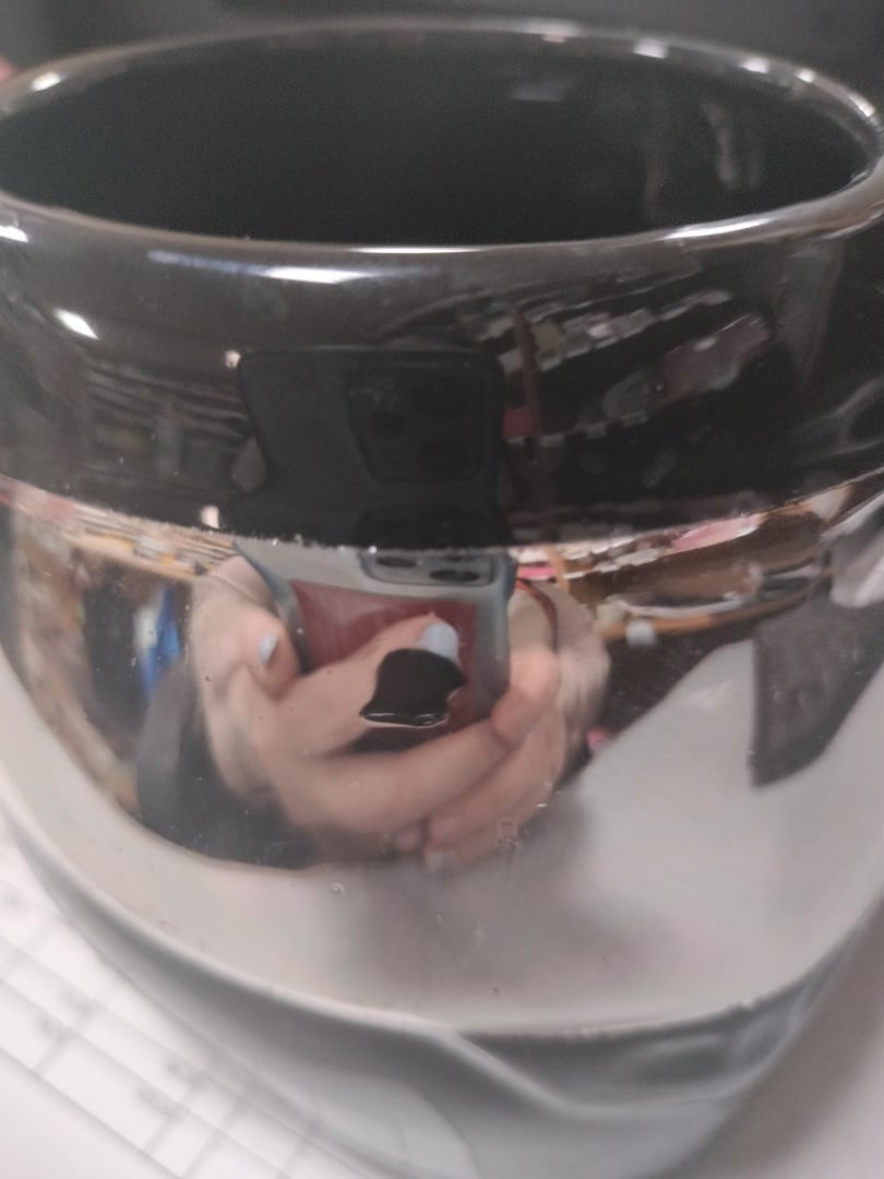 Фотография покупателя товара Кружка керамическая «Шлем», чёрная, 600 мл , цвет чёрный - Фото 2