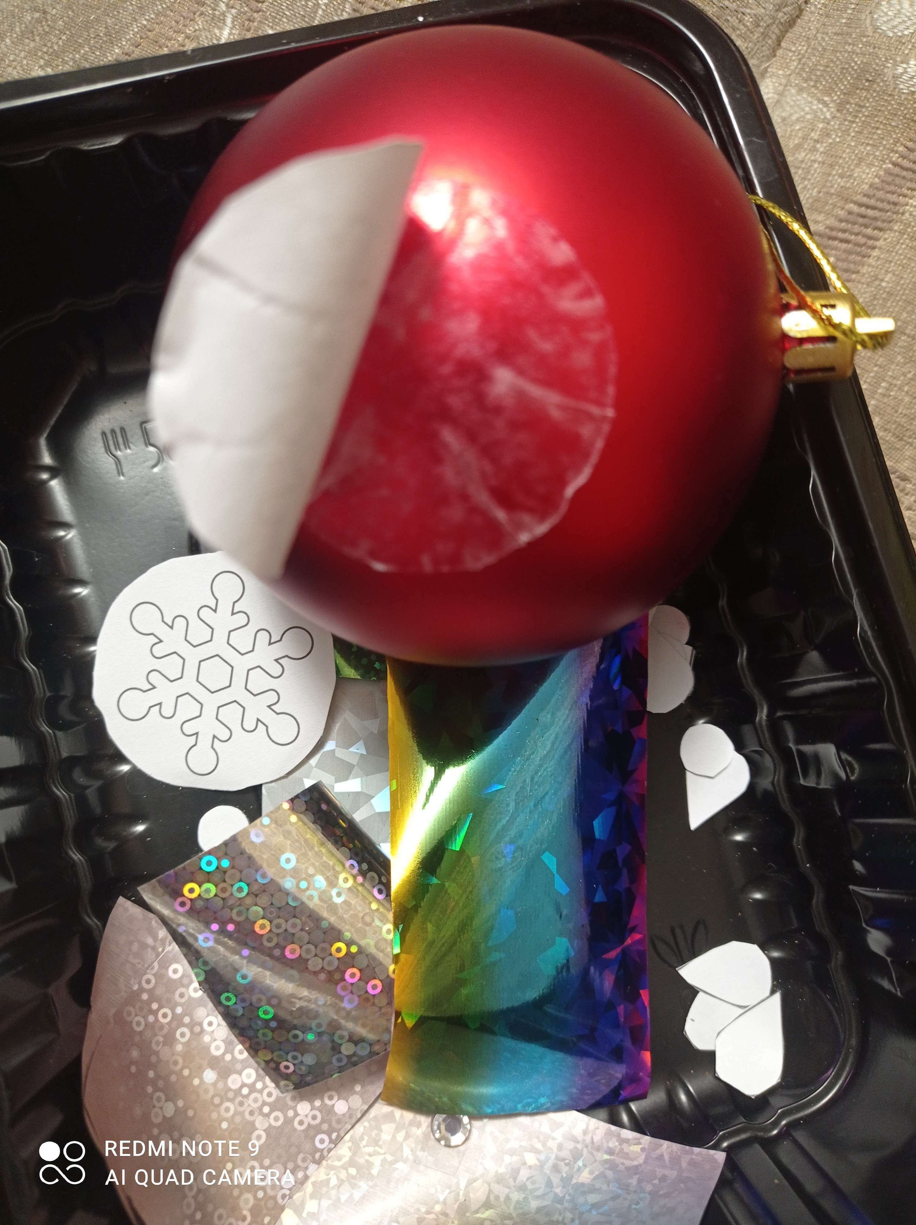 Фотография покупателя товара Новогодний набор для творчества. Декорирование ёлочного шара цветной фольгой «Новый год!» - Фото 2
