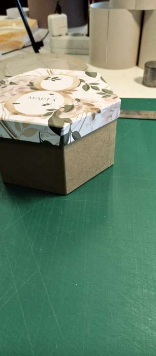 Фотография покупателя товара Бумага упаковочная крафт "Золотая пыль", 0,7 х 10 м, 70 г/м² /м2 - Фото 3
