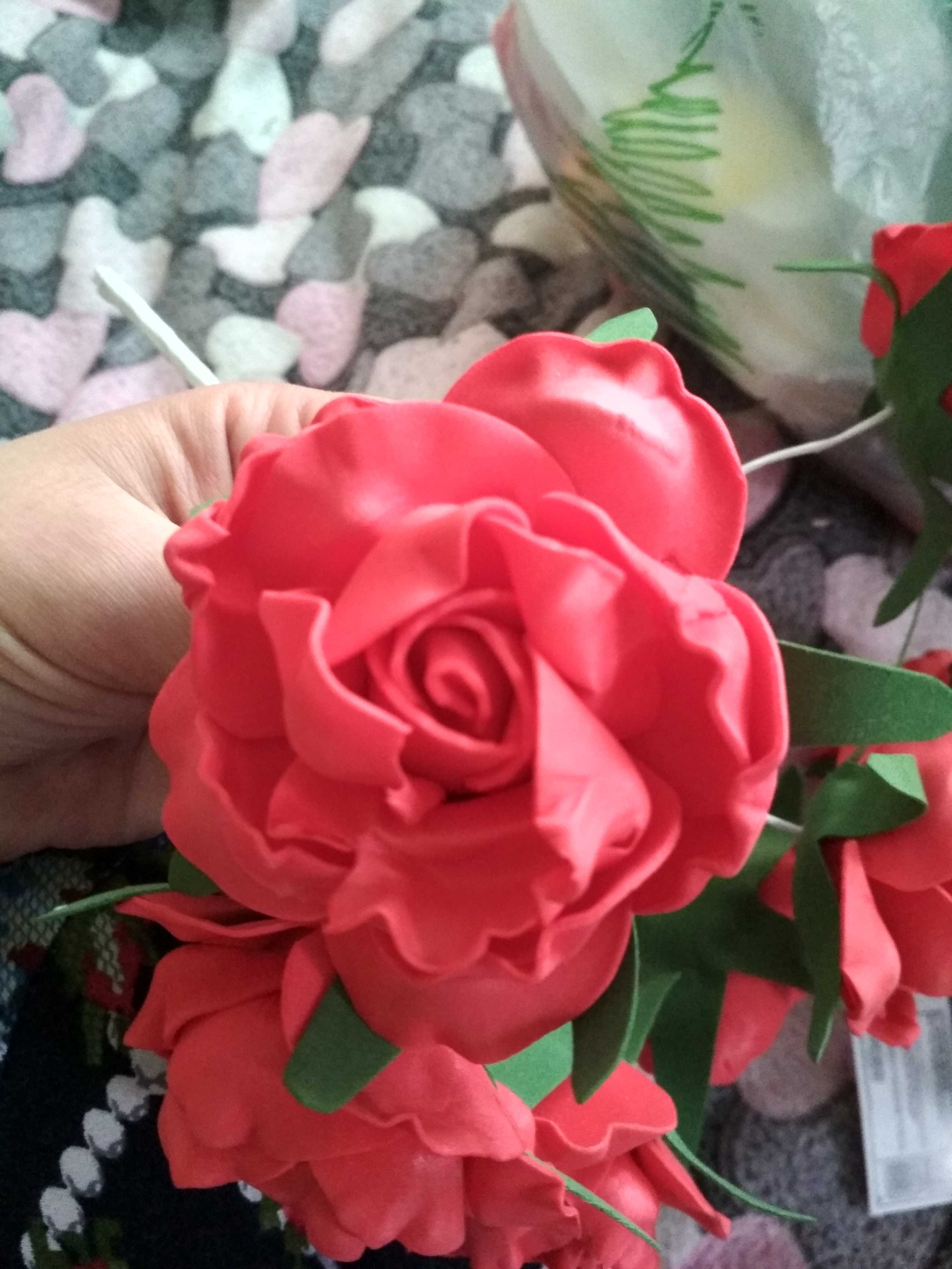 Фотография покупателя товара Букет "Объёмный цветок" 7 цветков, красный
