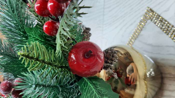 Фотография покупателя товара Декор "Зимние грезы" калина красная яблоко шишка, 25 см - Фото 4