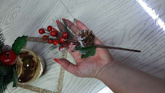Фотография покупателя товара Декор "Зимние мечты" ягодки и шишка, 20 см - Фото 5