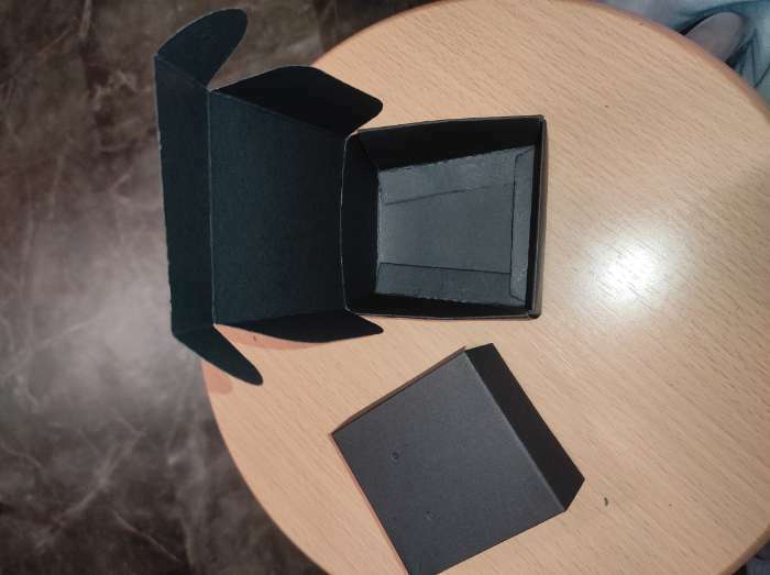 Фотография покупателя товара Коробка под бижутерию, упаковка, «Чёрная», 7.5 х 7.5 х 3 см - Фото 10