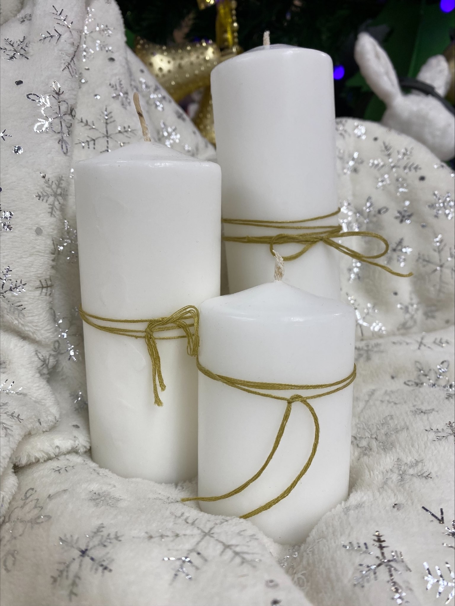 Фотография покупателя товара Набор свечей-цилиндров на подставке "Интерьерный", 3 шт, белый - Фото 1