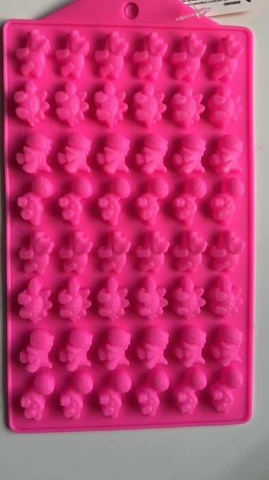Фотография покупателя товара Форма для мармелада Доляна «Дино», силикон, 19×11,7 см, 48 ячеек (1,9×1 см), цвет МИКС - Фото 7