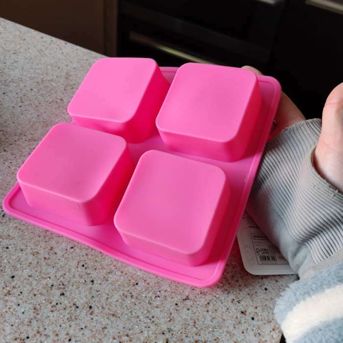 Фотография покупателя товара Форма силиконовая для выпечки Доляна «Квадрат», 18×18 см, 4 ячейки (6,7×6,7 см), цвет розовый - Фото 3