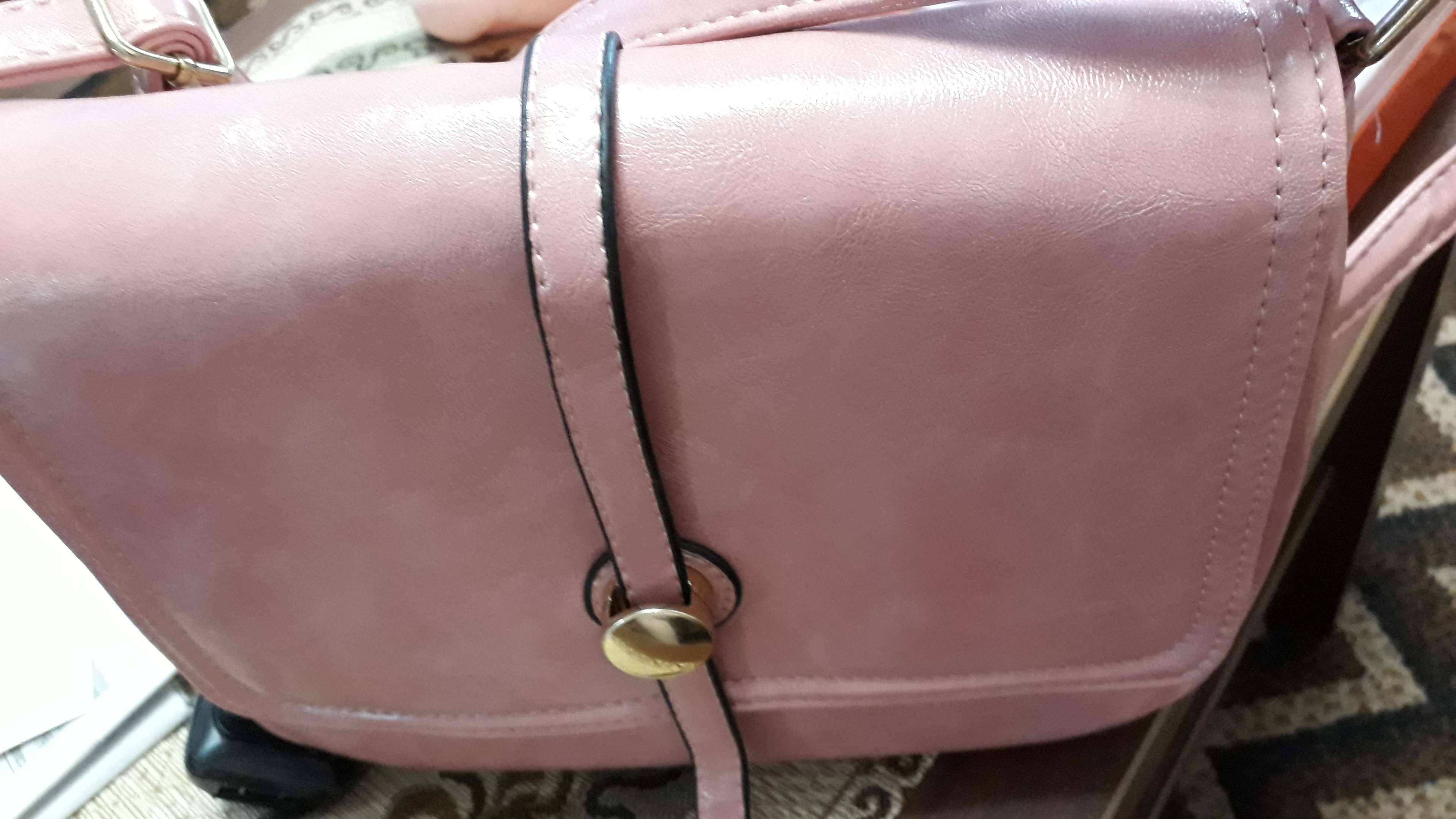 Фотография покупателя товара Сумка женская, отдел на молнии, наружный карман, регулируемый ремень, цвет розовый - Фото 1