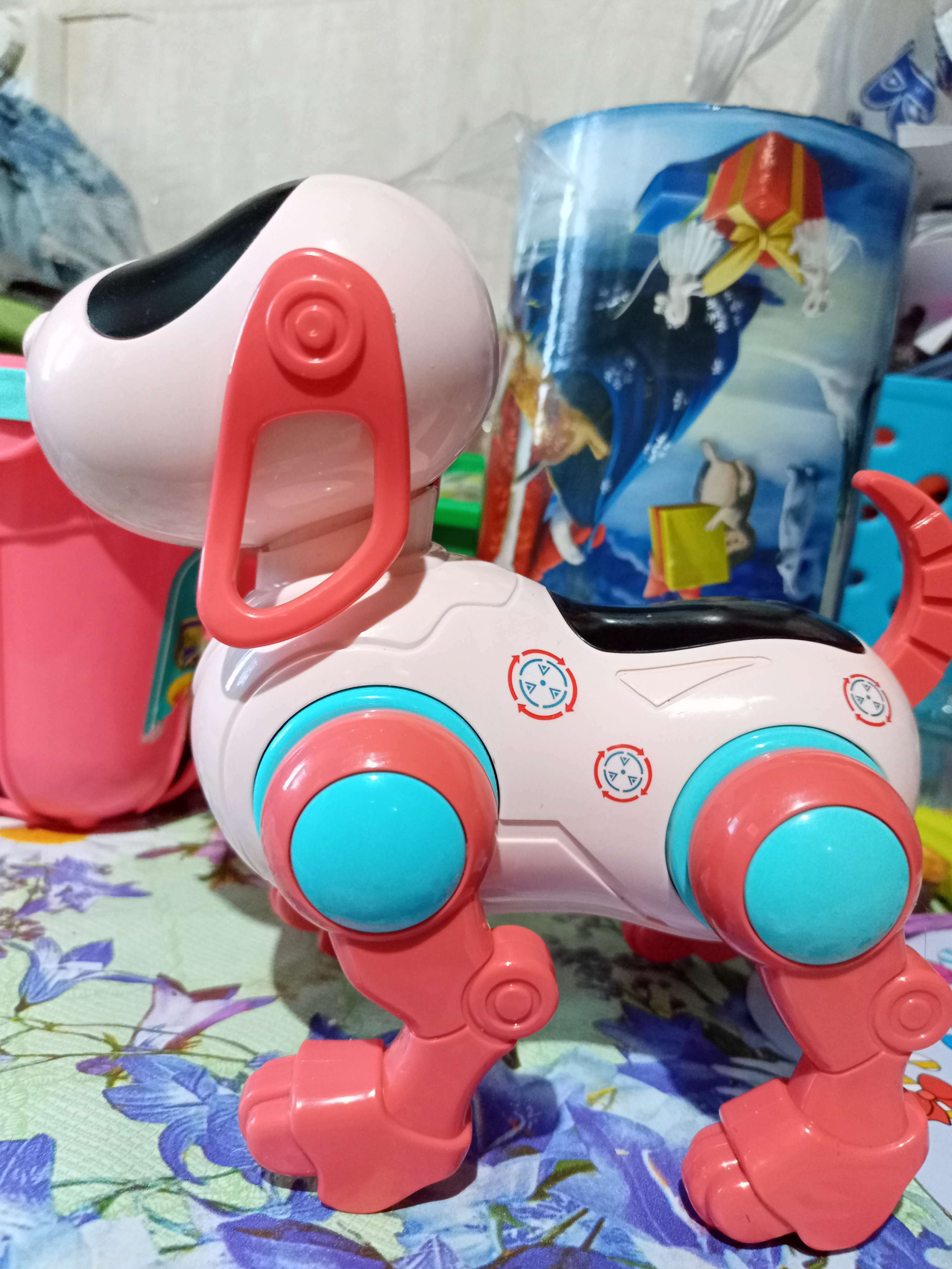 Фотография покупателя товара Робот-собака IQ DOG, ходит, поёт, работает от батареек, цвет розовый