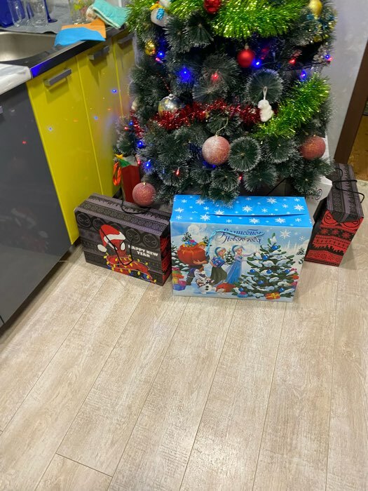 Фотография покупателя товара Пакет-коробка Happy New Year 15×40×30 см, Человек-Паук - Фото 1