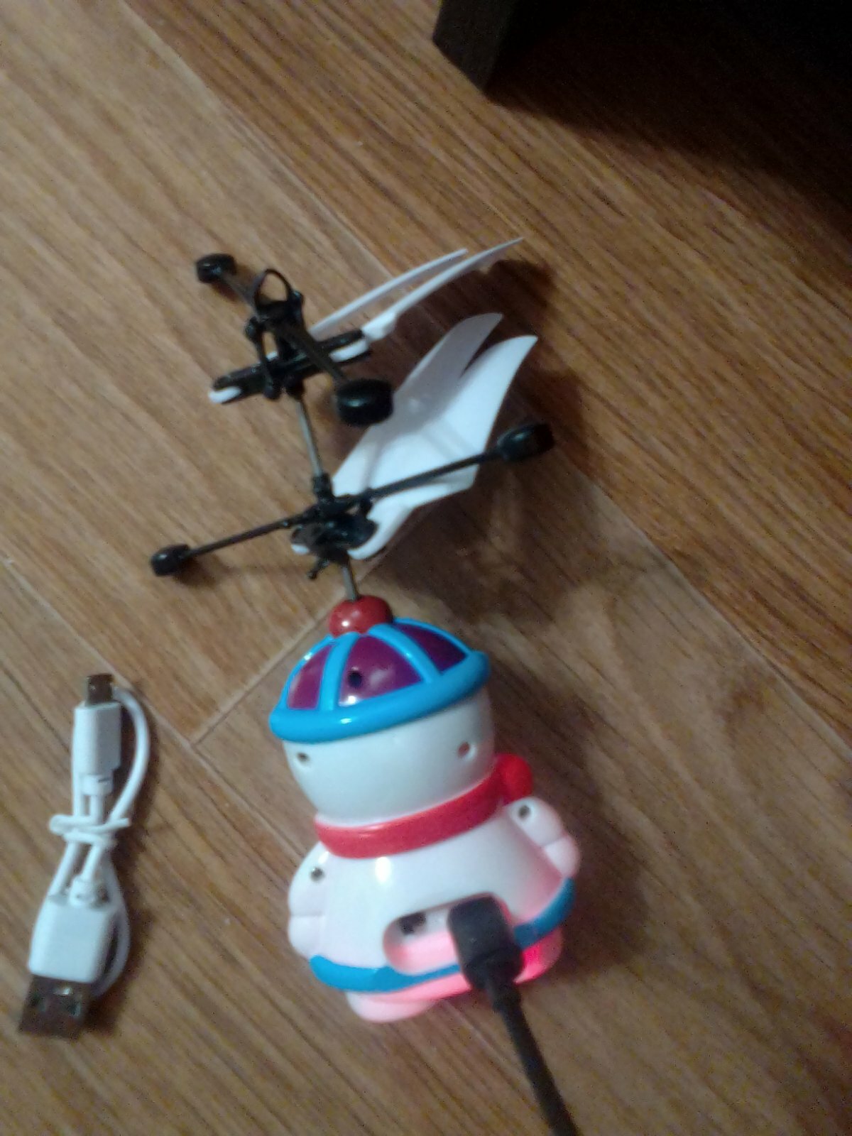 Фотография покупателя товара Летающая игрушка «Снеговик», работает от аккумулятора - Фото 1