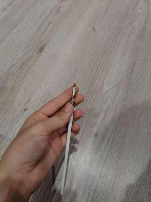 Фотография покупателя товара Кисть для наращивания и дизайна ногтей, скошенная, плоская, 17,5 см, d - 5 × 6 мм, цвет белый
