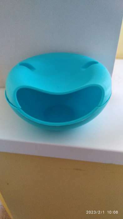 Фотография покупателя товара Тарелка пластиковая для семечек и орехов «Плэтэр», 20×11 см, с подставкой для телефона, цвет МИКС - Фото 6
