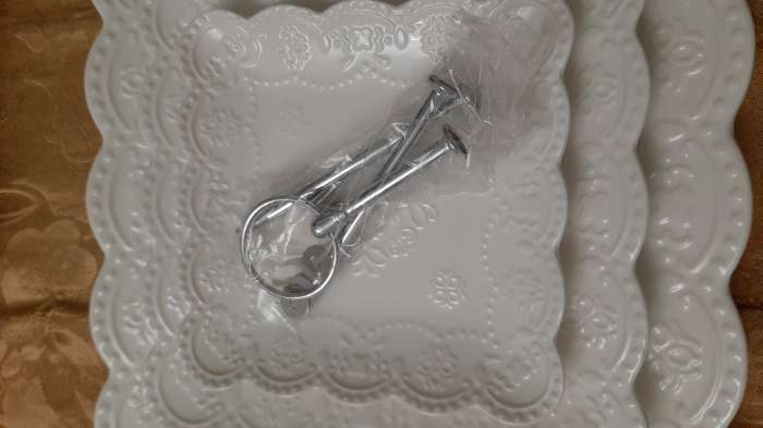 Фотография покупателя товара Этажёрка Фруктовница Доляна «Сьюзен», 3 яруса, 14.5/20/24.5 см, фарфор, белая - Фото 4