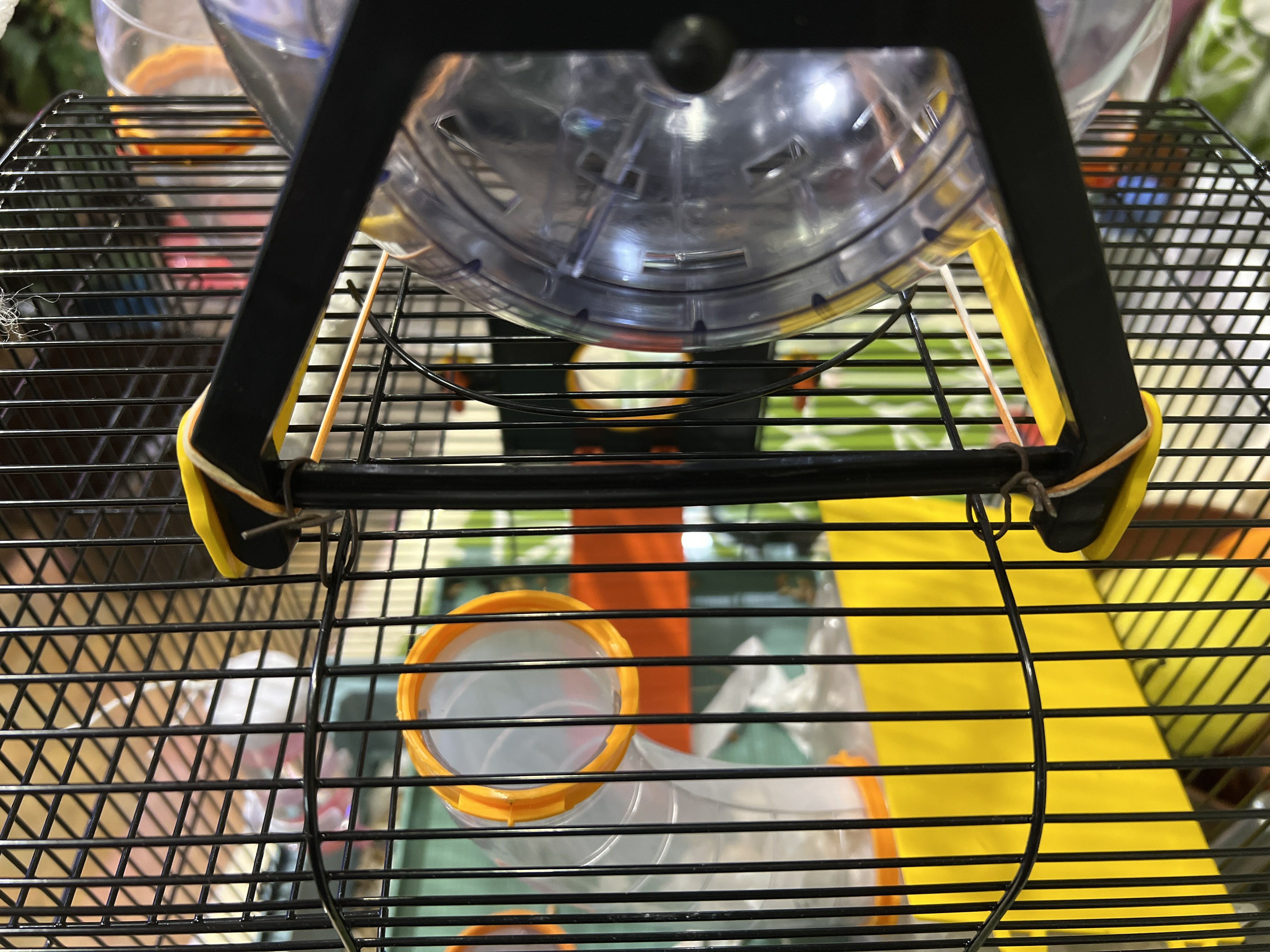 Фотография покупателя товара Клетка для грызунов трехярусная с лабиринтом и колесом, 39 x 29 х 64 см, микс цветов - Фото 3