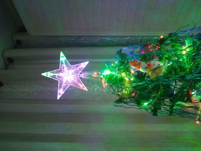 Фотография покупателя товара Светодиодная верхушка на ёлку «Звезда прозрачная» 15 см, 10 LED, провод 2 метра, 220 В, свечение RG/RB - Фото 5