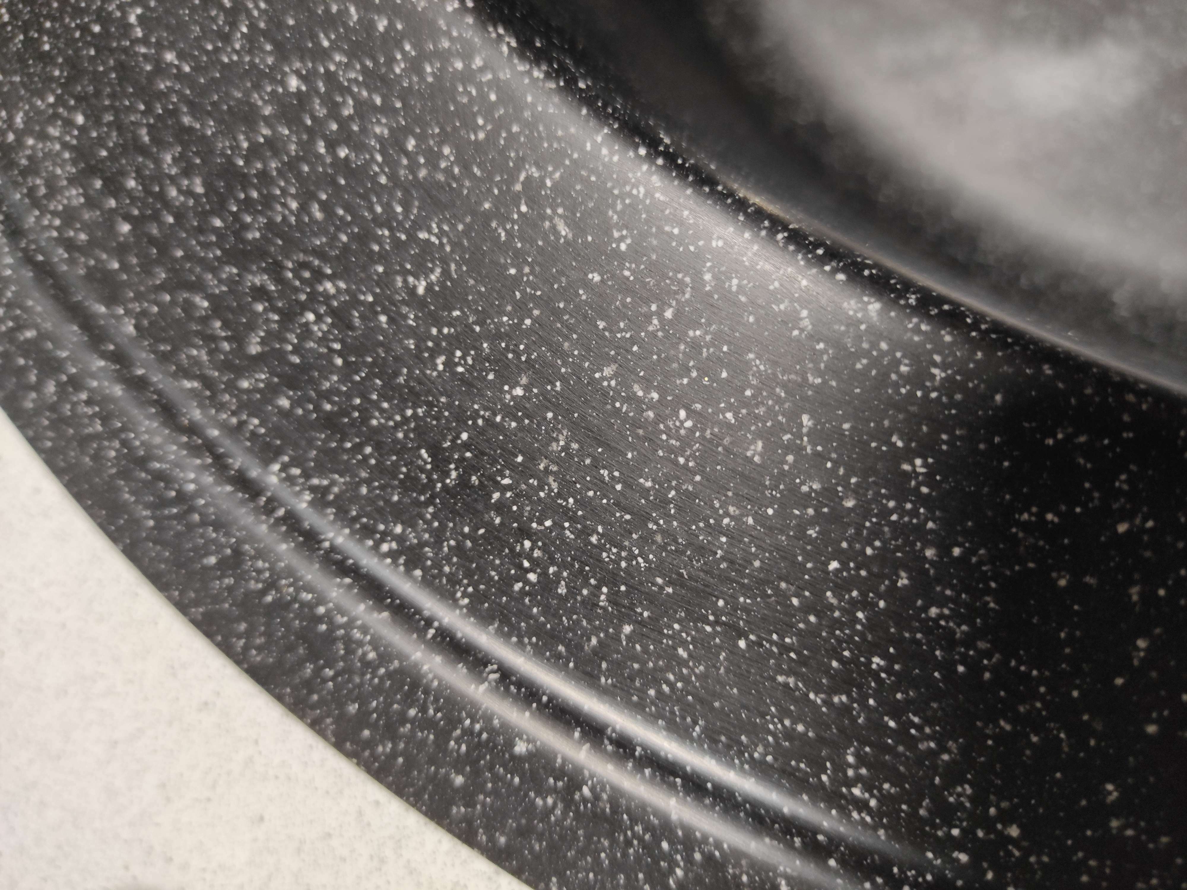 Фотография покупателя товара Мойка кухонная из камня ZETT lab. 3/Q4, d=510 мм, глубина 19 см, матовая, черная - Фото 2