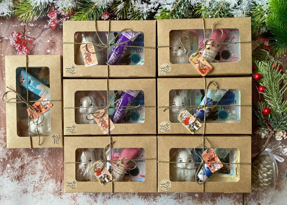 Фотография покупателя товара Коробка подарочная складная "Новогодняя почта", 20 х 12 х 4 см - Фото 6