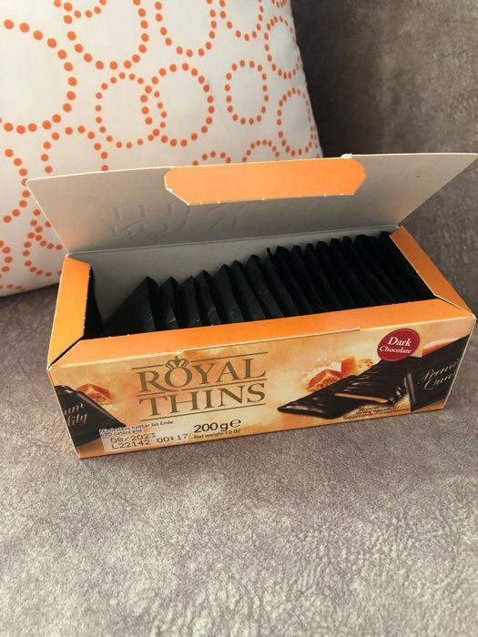 Фотография покупателя товара Мини-плитки Royal Thins Caramel & Sea Salt из тёмного шоколада с соленой карамелью, 200 г - Фото 3