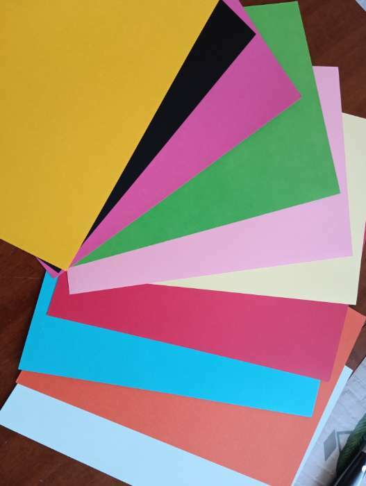 Фотография покупателя товара Картон цветной двусторонний А4, тонированный в массе, 10 листов, 10 цветов, 180 г/м2