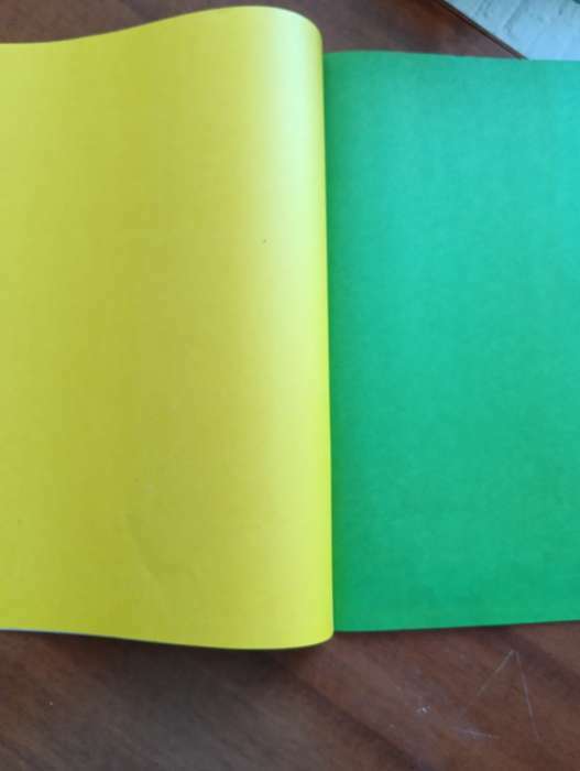 Фотография покупателя товара Бумага цветная, А4, 16 листов, 8 цветов, немелованная, двусторонняя, на скрепке, 48 г/м², Тачки