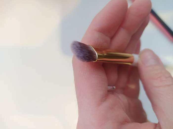 Фотография покупателя товара Кисть для макияжа, 16,5 см, цвет розовый/золотистый - Фото 3