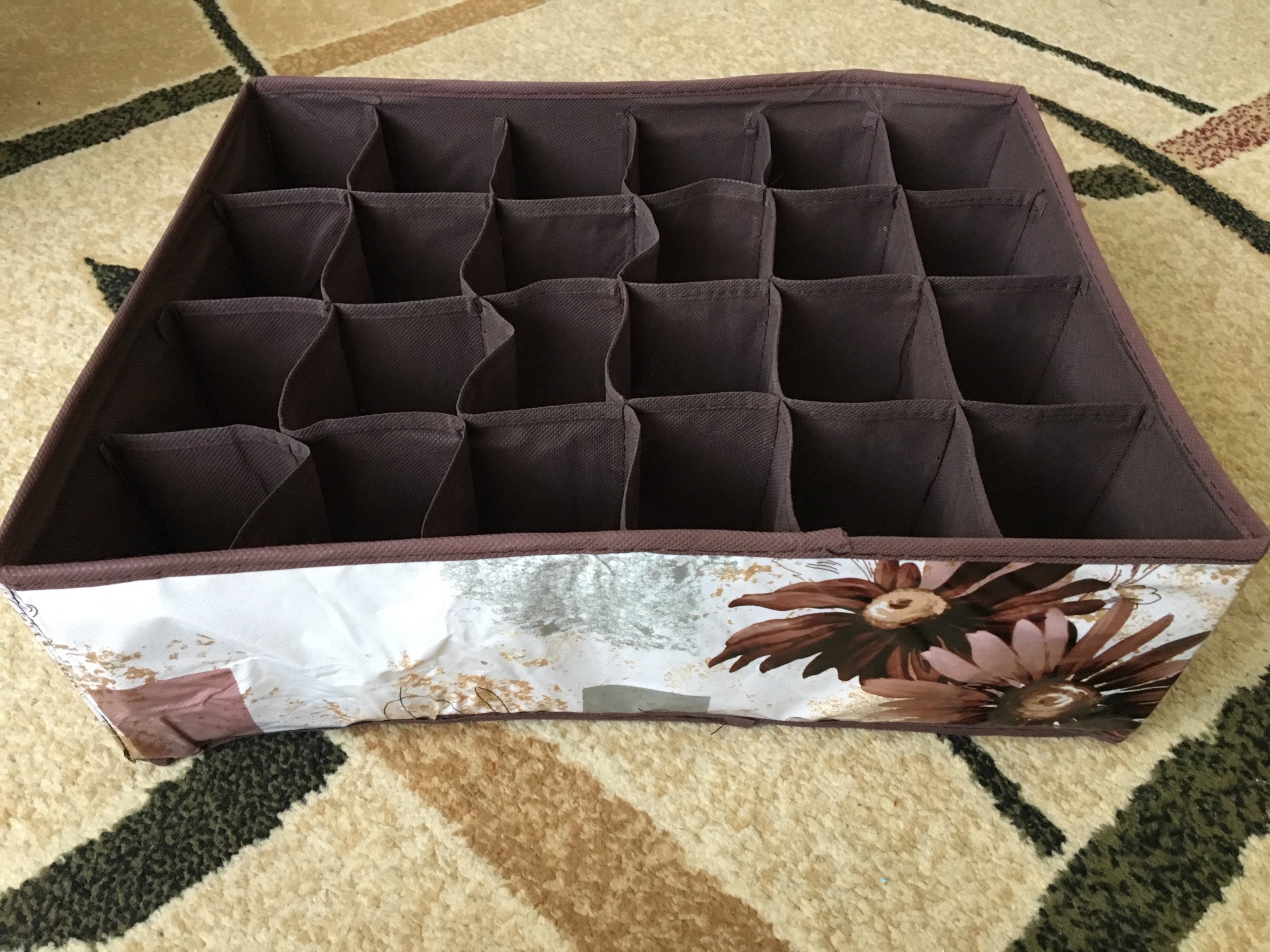 Фотография покупателя товара Органайзер для хранения белья «Астра», 16 ячеек, 36×28×12 см, цвет коричневый, внутренняя стенка МИКС - Фото 5