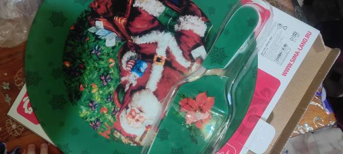 Фотография покупателя товара Тортовница стеклянная с лопаткой Доляна «Счастливый Санта», d=30 см - Фото 1