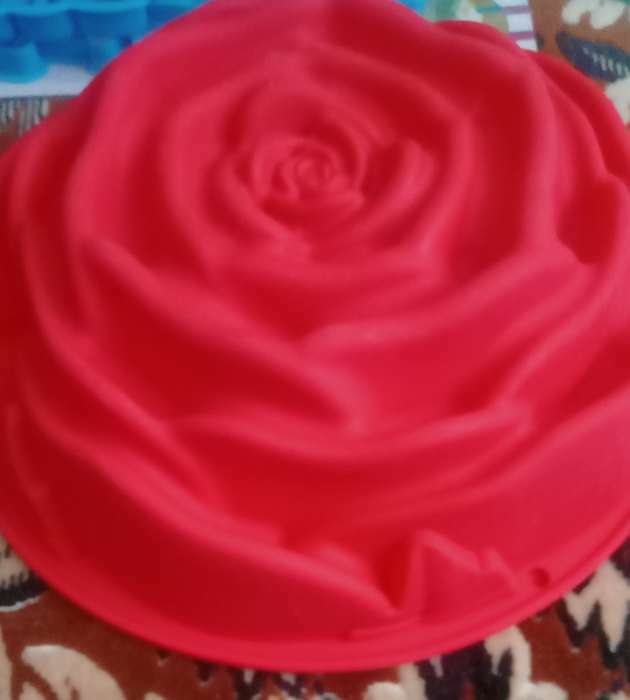 Фотография покупателя товара Форма силиконовая для выпечки Доляна «Роза», 23×8 см, цвет МИКС - Фото 4