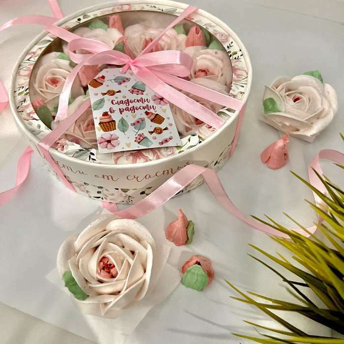 Фотография покупателя товара Коробка для макарун, кондитерская упаковка тубус с окном, «Цвети от счастья» 20 х 20 х 5 см - Фото 13