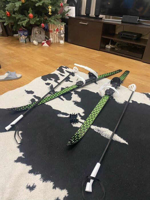 Фотография покупателя товара Комплект лыжный подростковый: пластиковые лыжи 130 см с насечкой, стеклопластиковые палки 100 см, универсальное крепление - Фото 7
